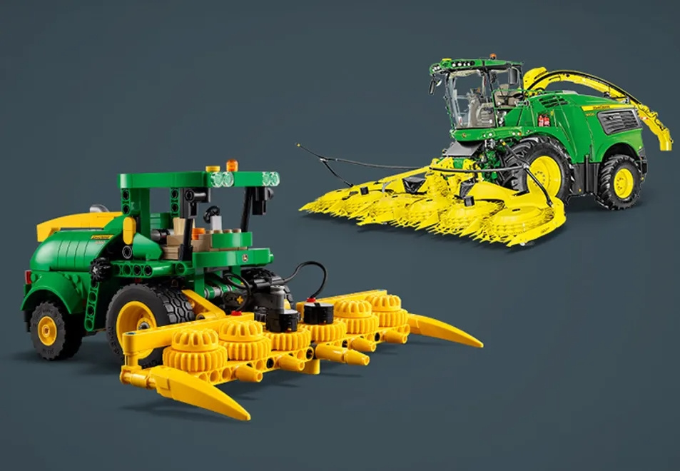 LEGO Technic Кормозбиральний комбайн John Deere 9700 42168