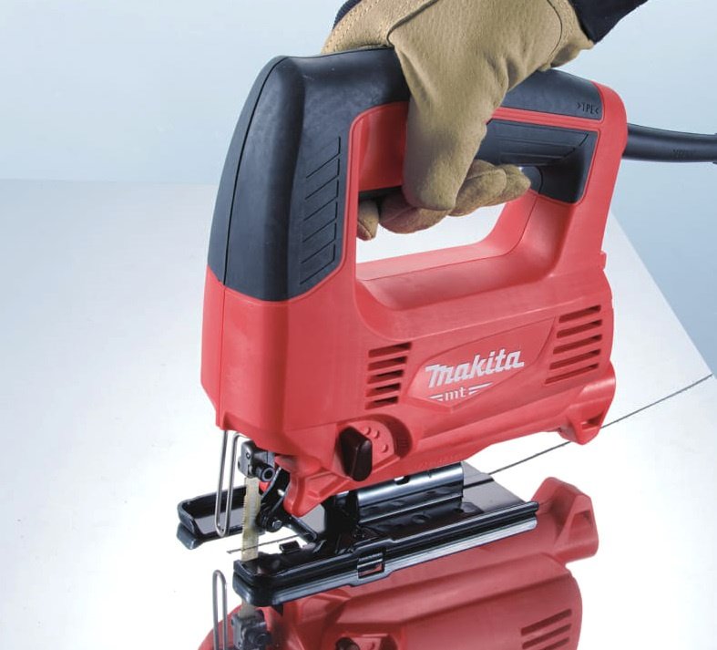 Электролобзик Makita M4301