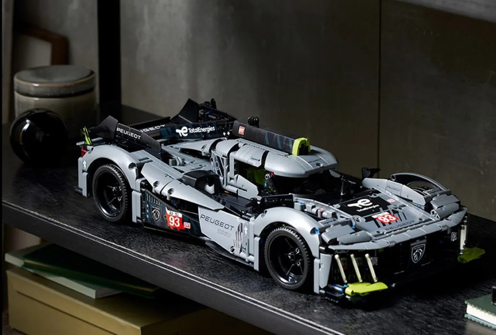 LEGO 42156 Technic PEUGEOT 9X8 24H Le Mans Hybrid Hypercar