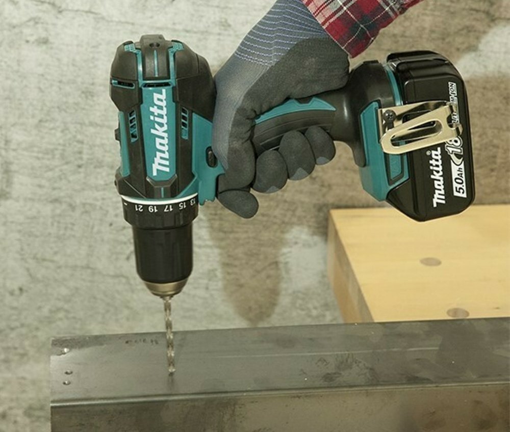 Акумуляторний шуруповерт Makita DDF482Z