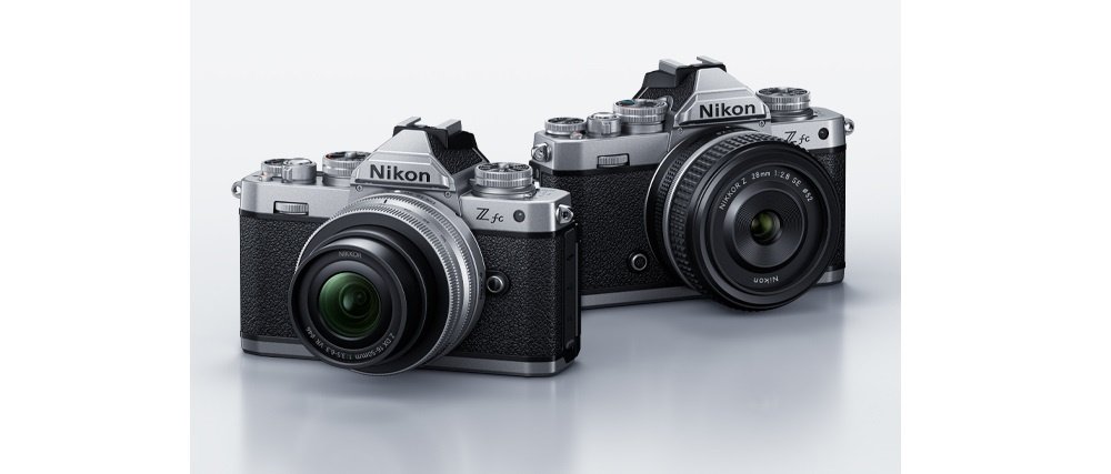 Фотоапарат NIKON Z fc Body Silver (VOA090AE)