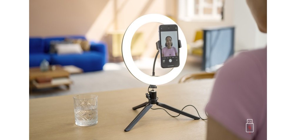 Штатив Trust зі світлодіодним кільцем Maku Ring Light Vlogging kit Black (24393_TRUST)