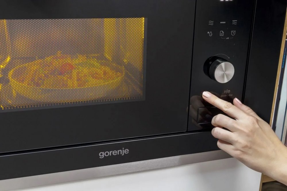 Вбудована мікрохвильова піч Gorenje BM251SG2WG