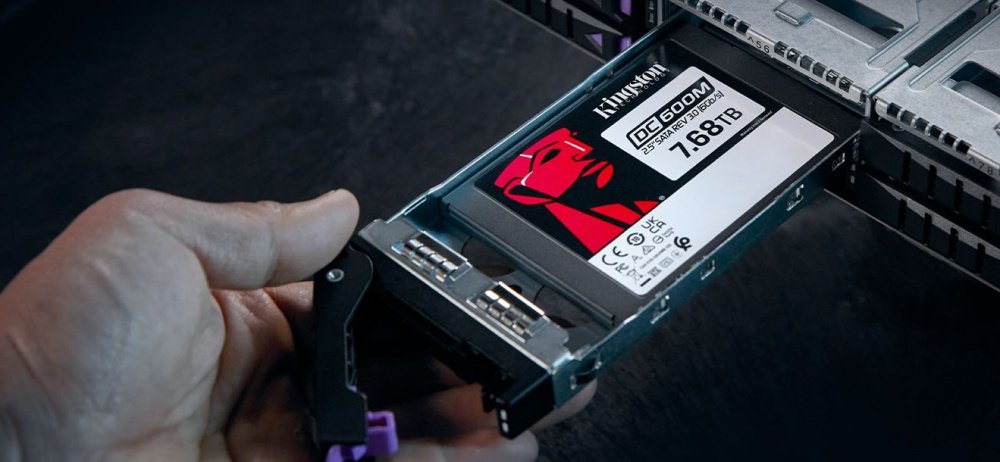 SSD накопичувач KINGSTON 2.5″ 7.68TB SATA DC600M (SEDC600M/7680G)