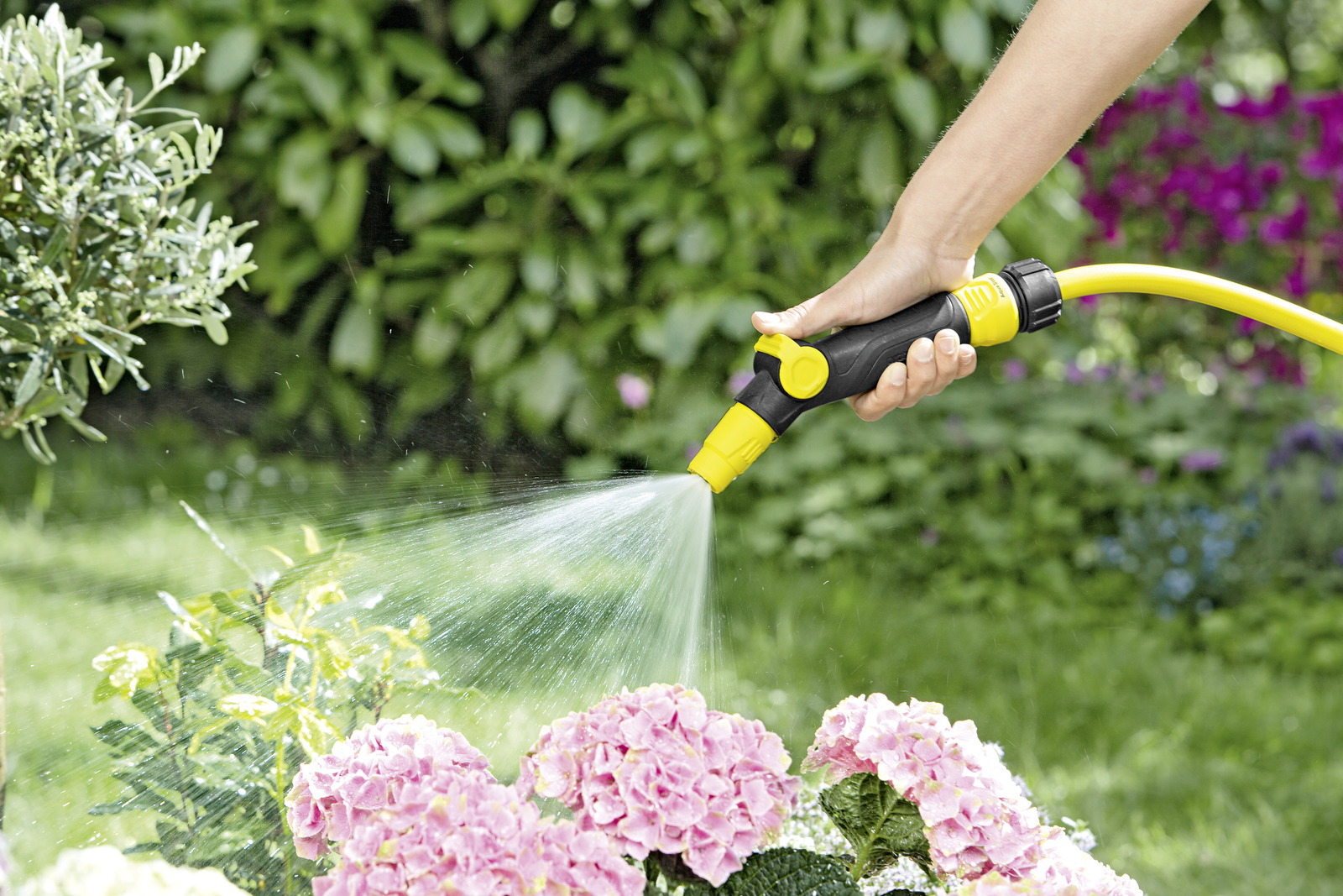 Зрошувач ручний Karcher, регулювання напору води, регулювання форми струменя води