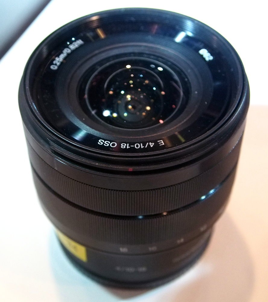 Об'єктив Sony 10-18mm f/4.0 для NEX