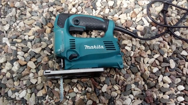 Электролобзик Makita 4329