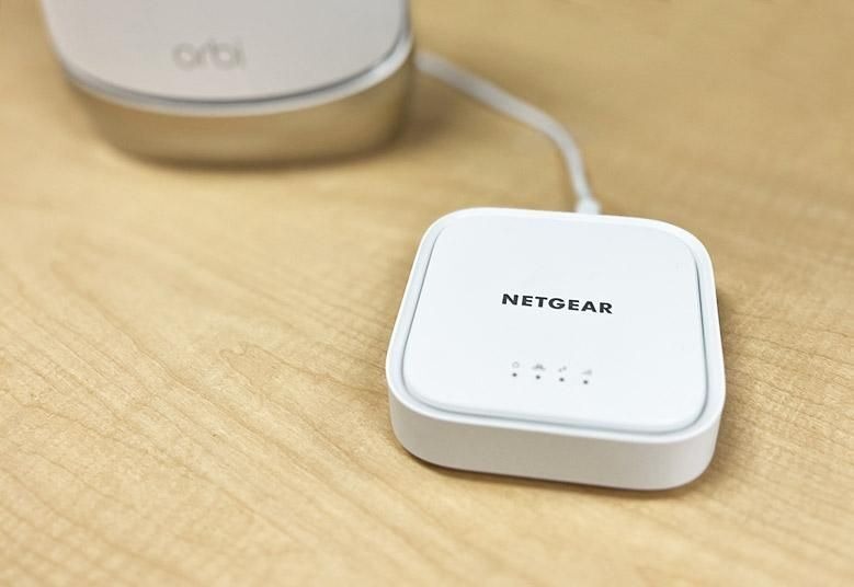 Маршрутизатор NETGEAR LM12004G, LTE (LM1200-100EUS)