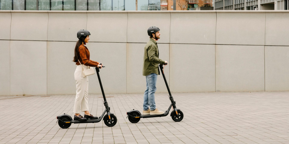 Електросамокат Segway-Ninebot F2E PLUS, Dark Grey/Orange