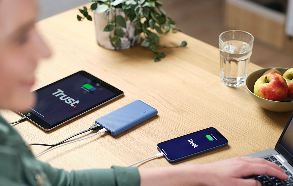 Портативний акумулятор Trust Primo ECO 10000 mAh Blue (25028_TRUST)