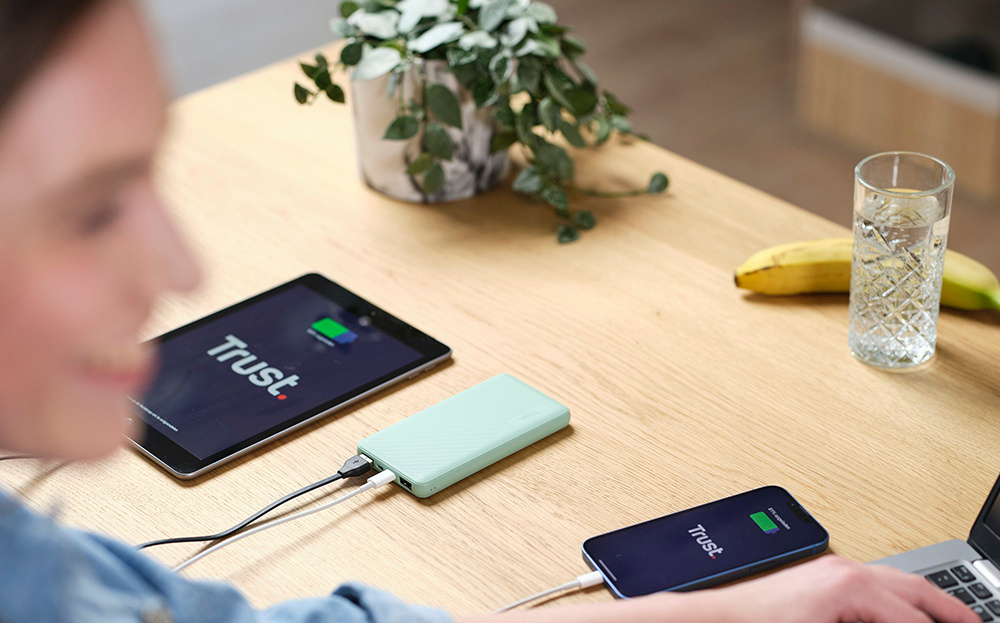 Портативний акумулятор Trust Primo ECO 10000 mAh Green (25029_TRUST)