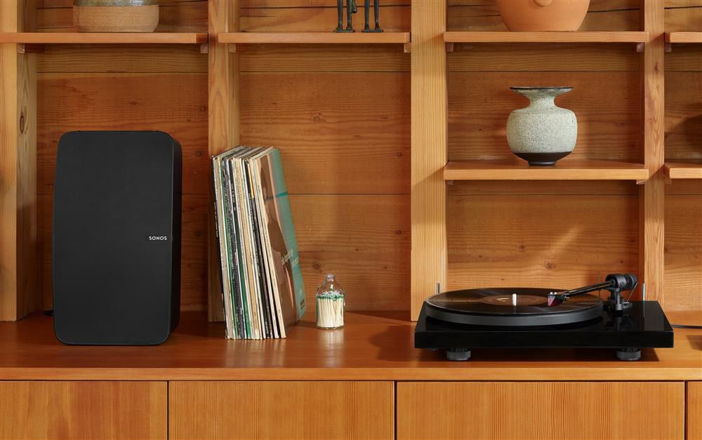 Програвач вінілових дисків Pro-Ject Debut Carbon 2M-Red Black (Sonos Edition)