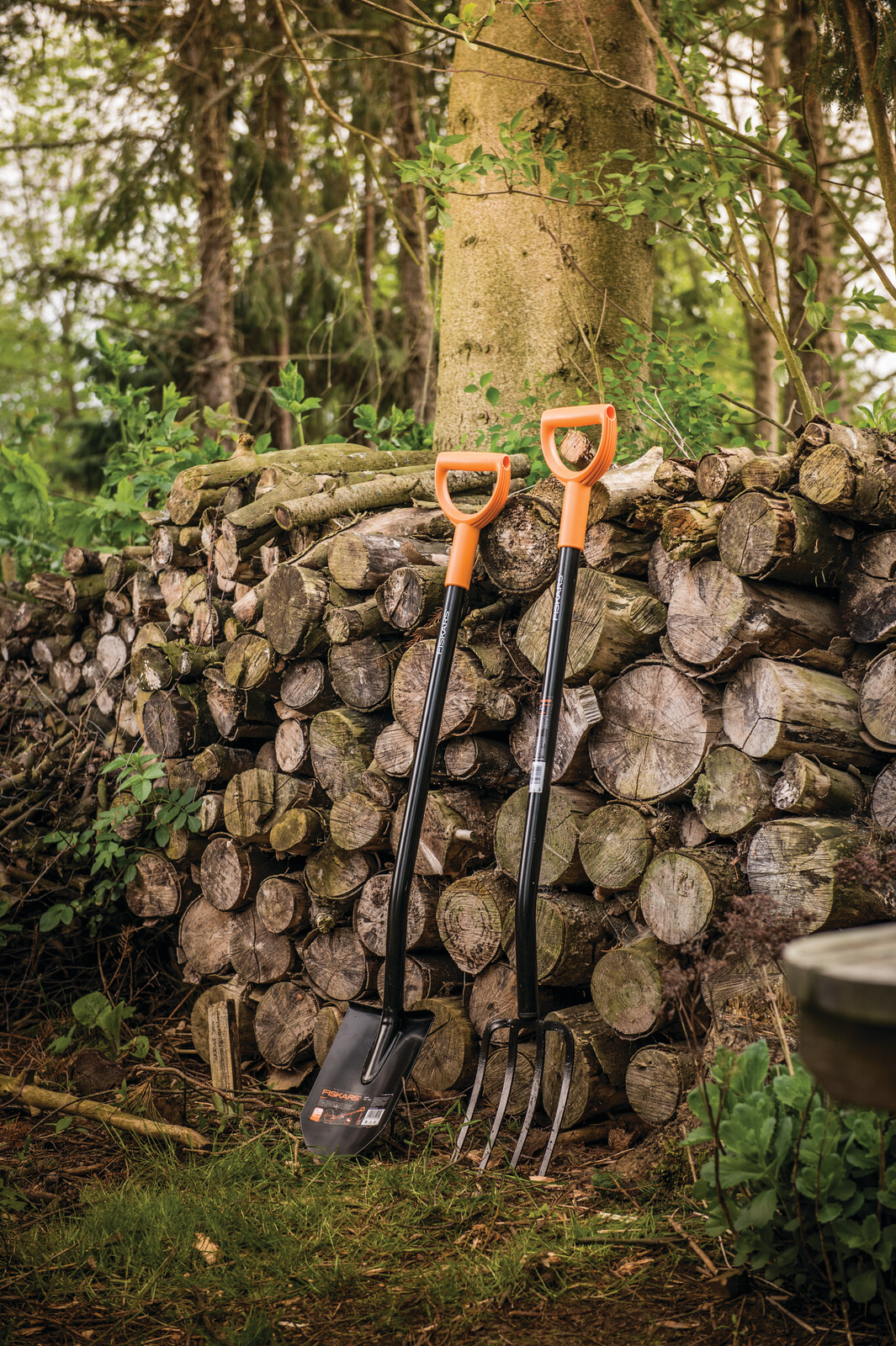 Вила садові Fiskars Solid, 122 см, 2100г