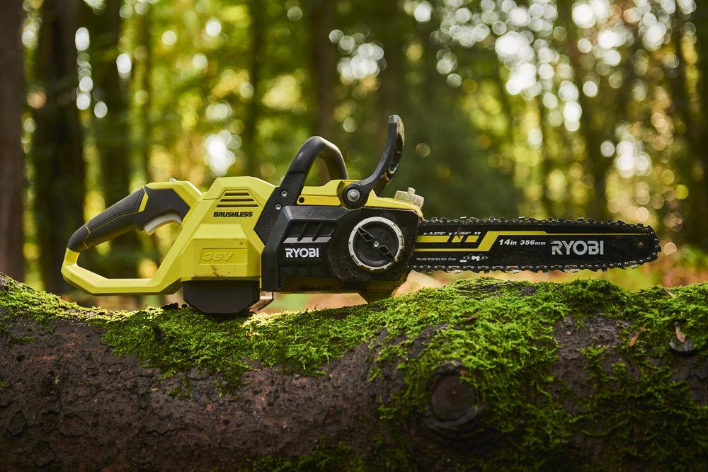 Пила ланцюгова акумуляторна Ryobi RY36CSX35A-0, 36В MAX POWER, шина 35см Oregon, безщіткова, без АКБ та ЗП