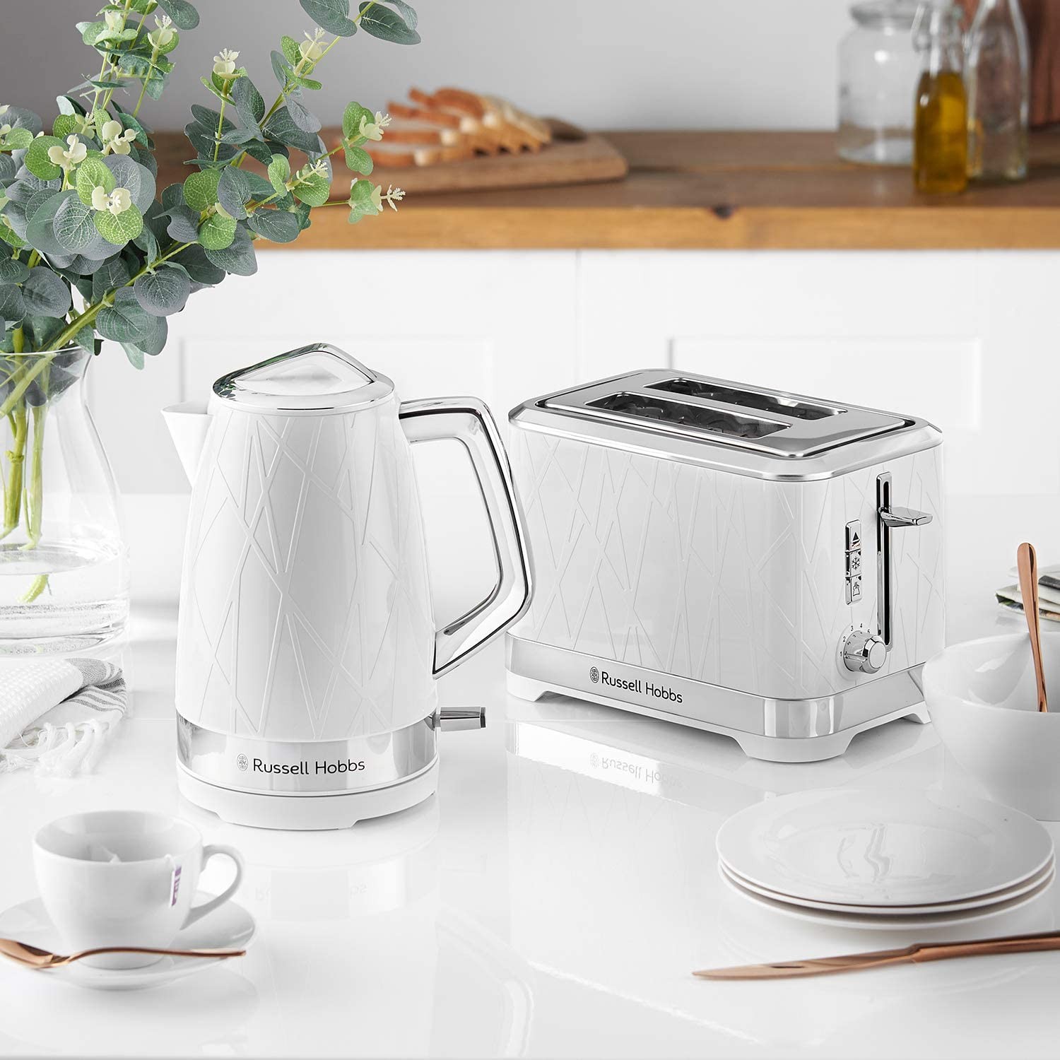 Электрочайник Russell Hobbs Structure 28080-70