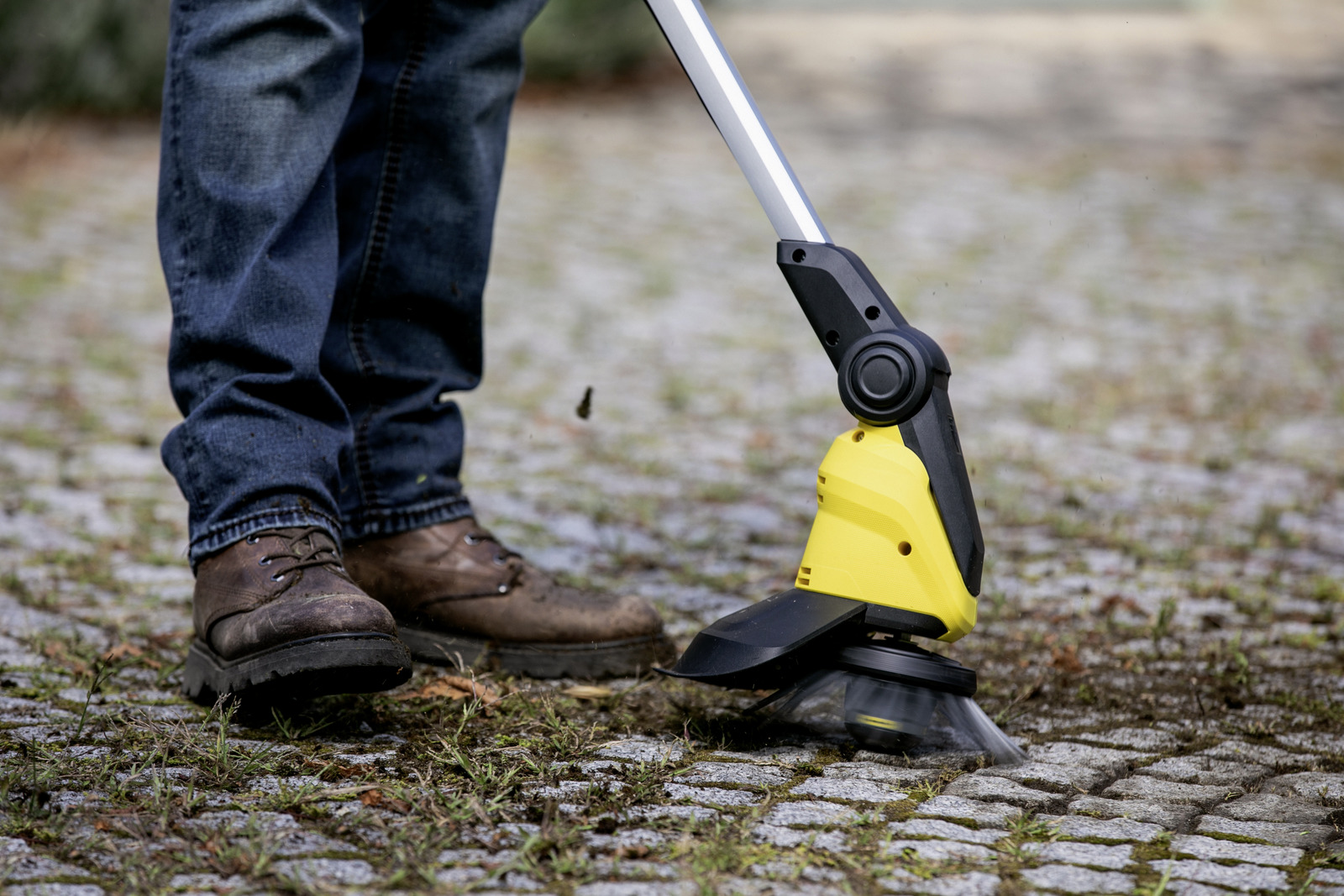 Тример садовий акумуляторний Karcher WRE 18-55 для видалення бур'янів, акумуляторів, 18В, 2.85кг (без АКБ та ЗП)