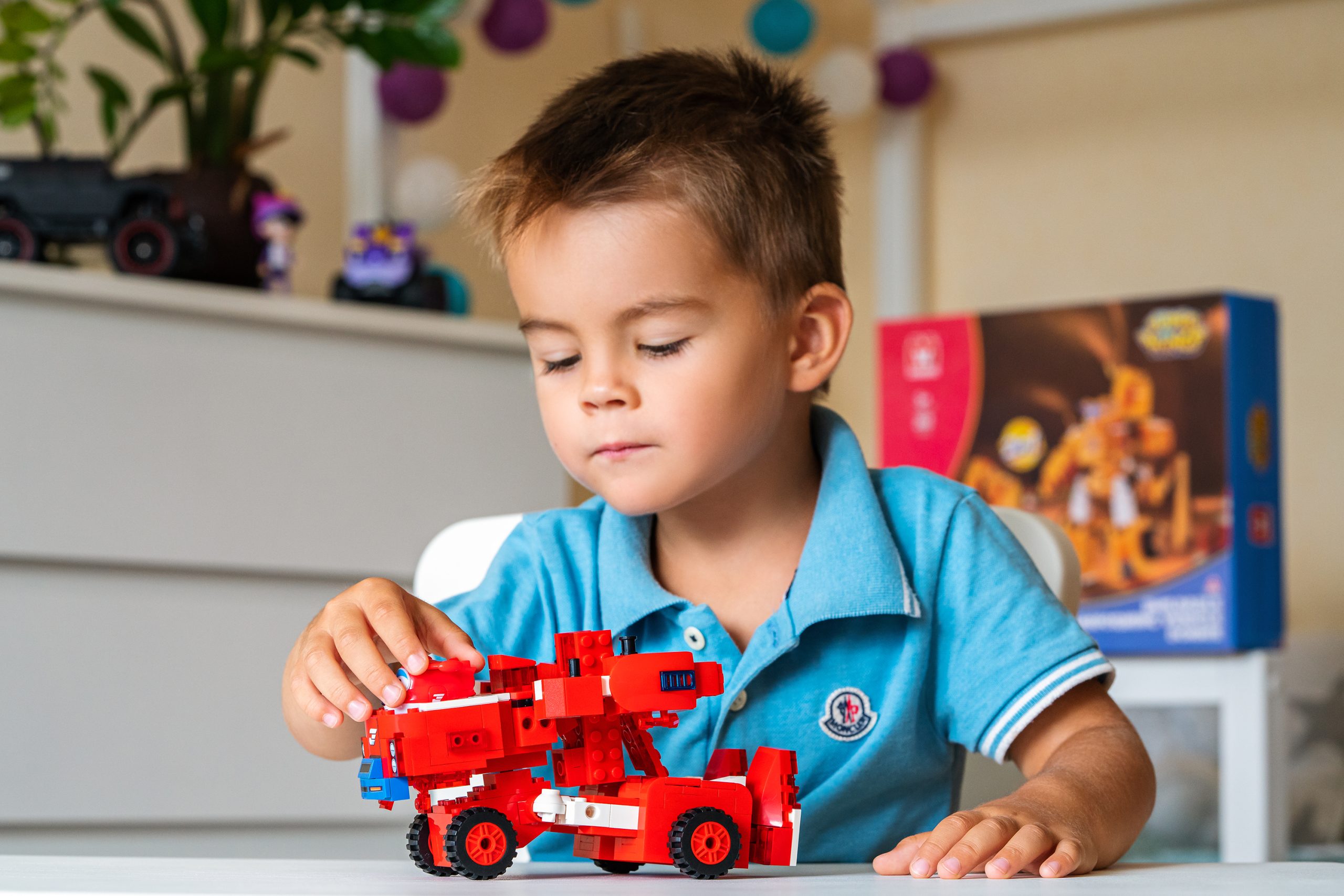 Конструктор-трансформер Super Wings Small Blocks 2-in-1 Buildable Transforming Vehicle Jett, Джетт