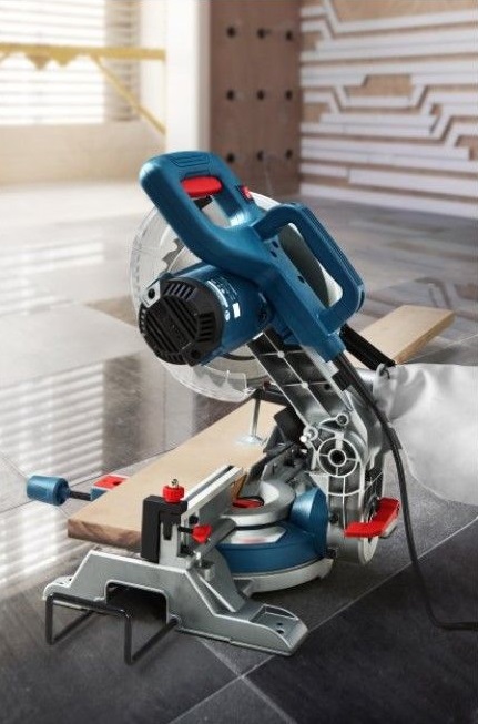 Пила торцювальна Bosch GCM 216, 1300Вт, диск 216мм, 10.1кг