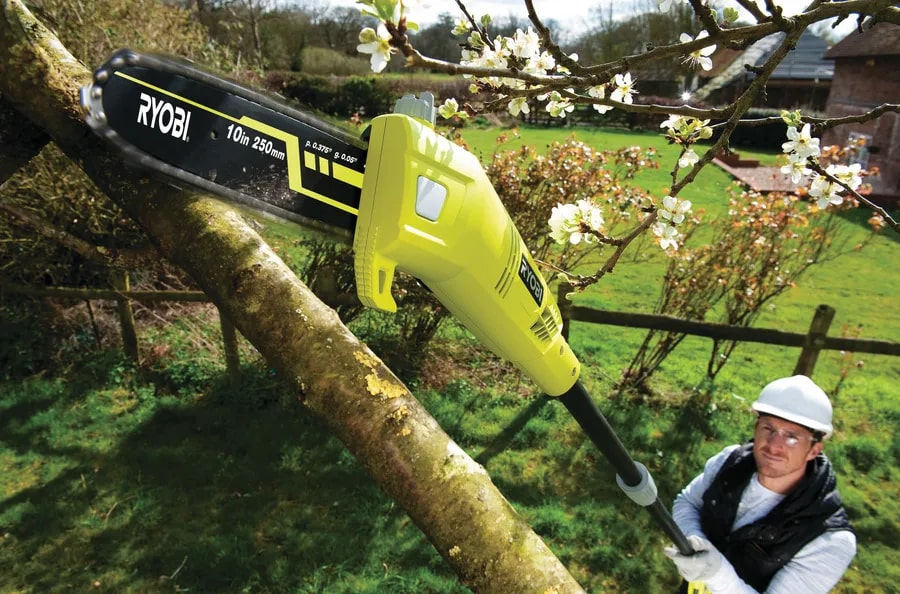 Висоторіз ланцюговий Ryobi RPP755E, 750Вт, шина 25см, штанга 2.7м, 3.9кг