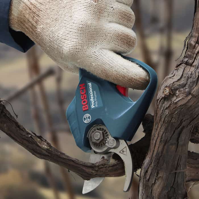 Секатор Bosch Pro Pruner АККУМУЛЯТОРНЫЙ SOLO без АКБ и ЗУ (0.601.9K1.020)