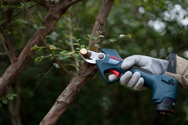 Секатор Bosch Pro Pruner АКУМУЛЯТОРНИЙ SOLO без АКБ і ЗП (0.601.9K1.020)