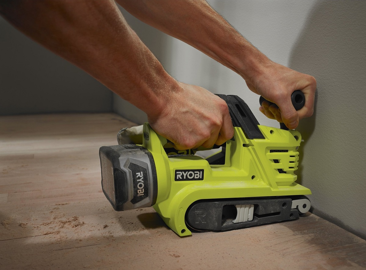 Шлифмашина стрічковая аккумуляторная Ryobi ONE+ R18BS-0, 18В ONE+, 76мм, 2.7кг, без АКБ и ЗП