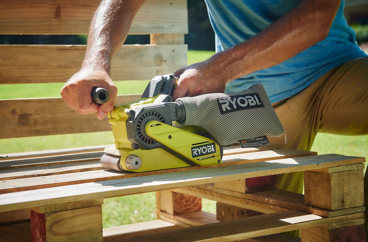 Шлифмашина стрічковая аккумуляторная Ryobi ONE+ R18BS-0, 18В ONE+, 76мм, 2.7кг, без АКБ и ЗП