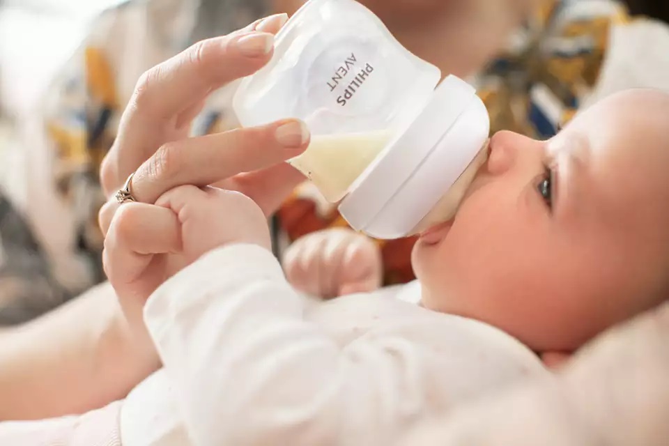 Соска Philips Avent силиконовая Natural Природный поток, 3м+., 2 шт, средний поток