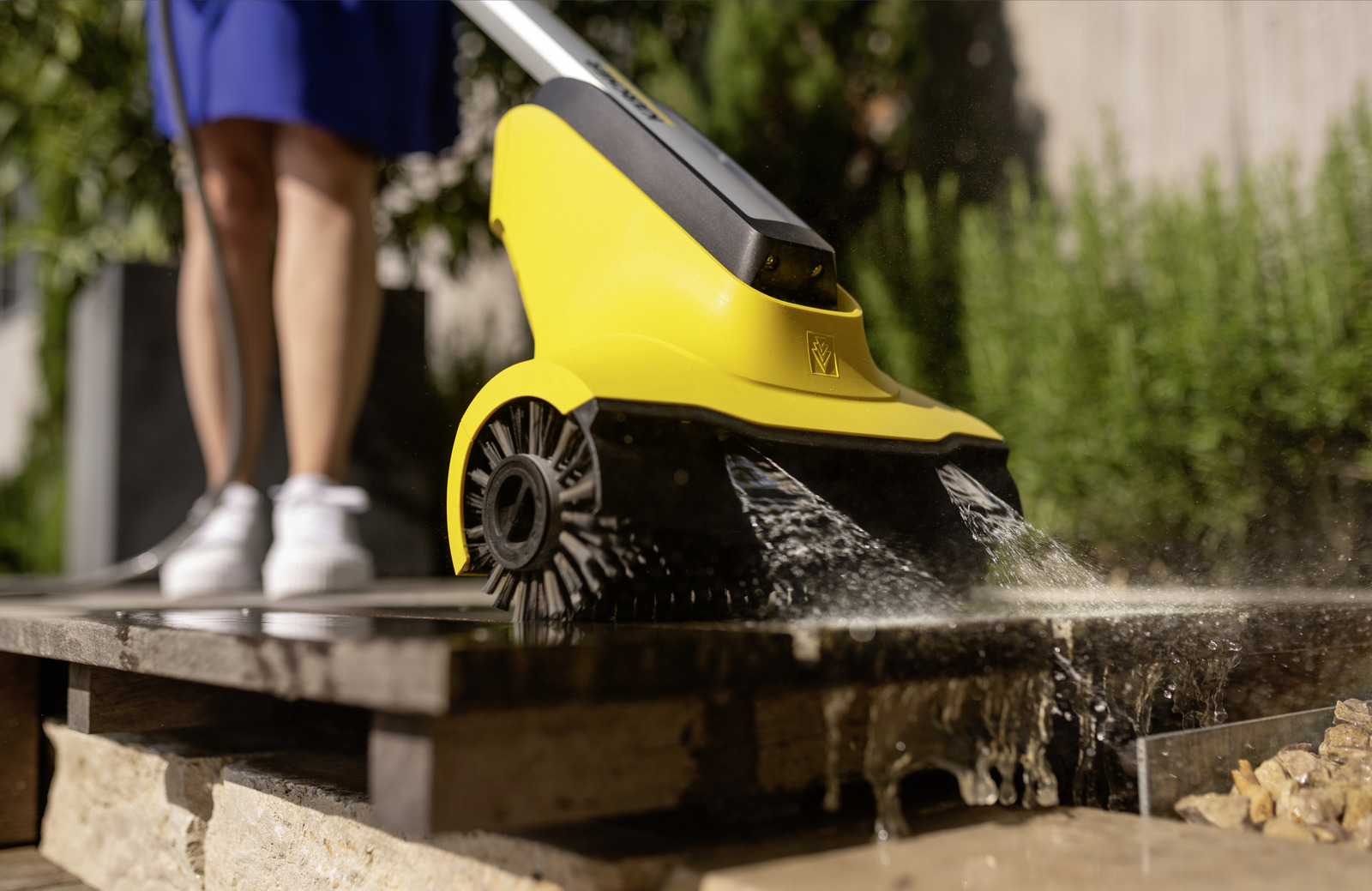 Щіткова машина Karcher PCL 3-18, акумуляторна, 18В, щітка 30см, подача води, 3.7кг, без АКБ і ЗП