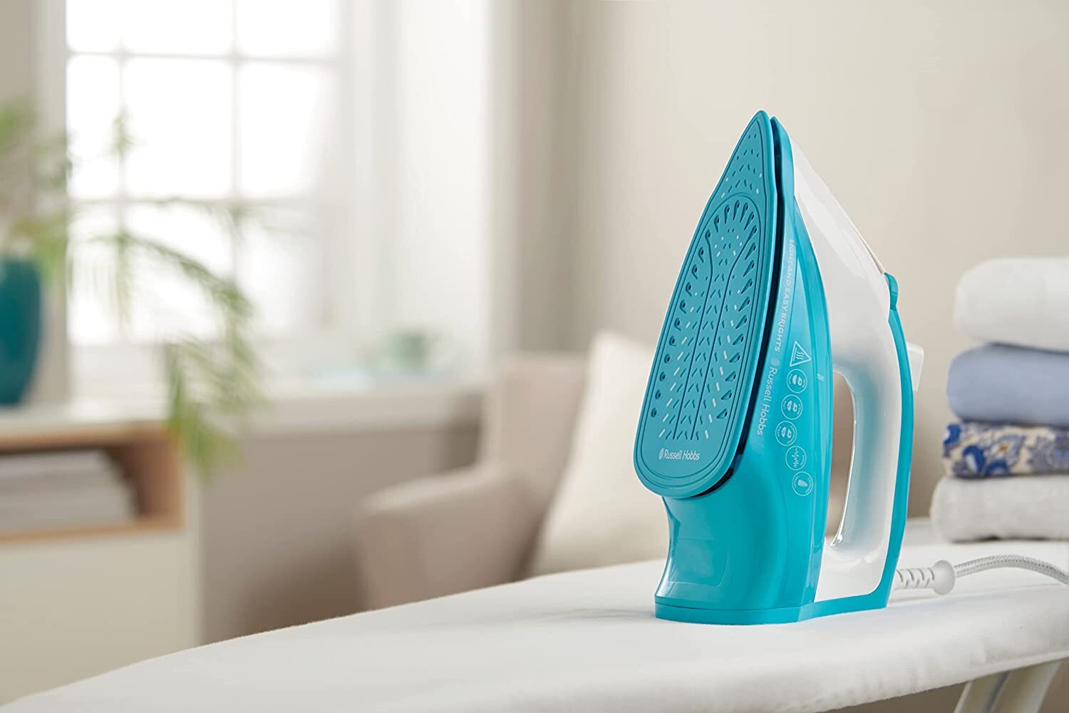 Утюг Russell Hobbs 26482-56 Light & Easy Brights Aqua Iron