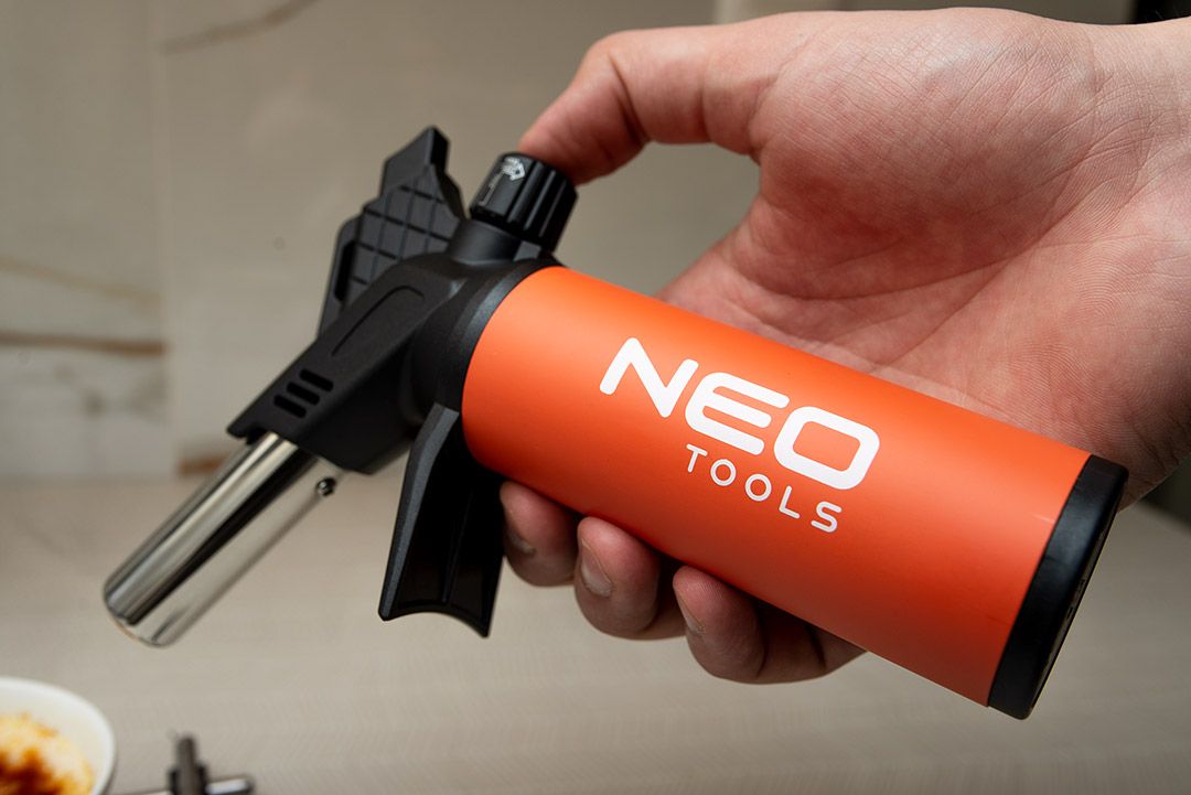 Паяльник газовий Neo Tools, 1200°C, паливо 12.6гр, п’єзозапалювання