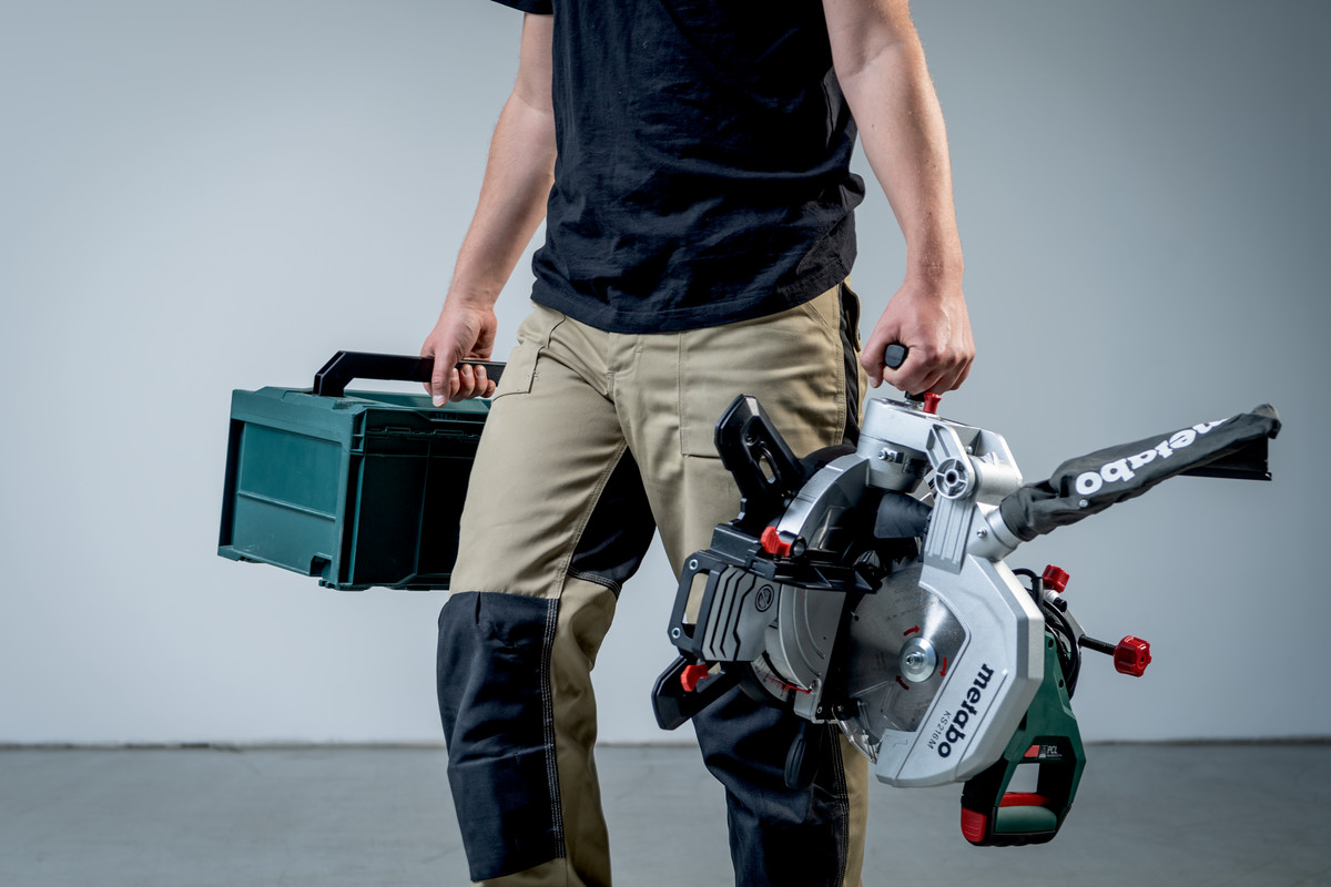 Пила торцювальна Metabo KS 216M, 1100Вт, диск 216мм, пропил 60/45мм, 8.7кг