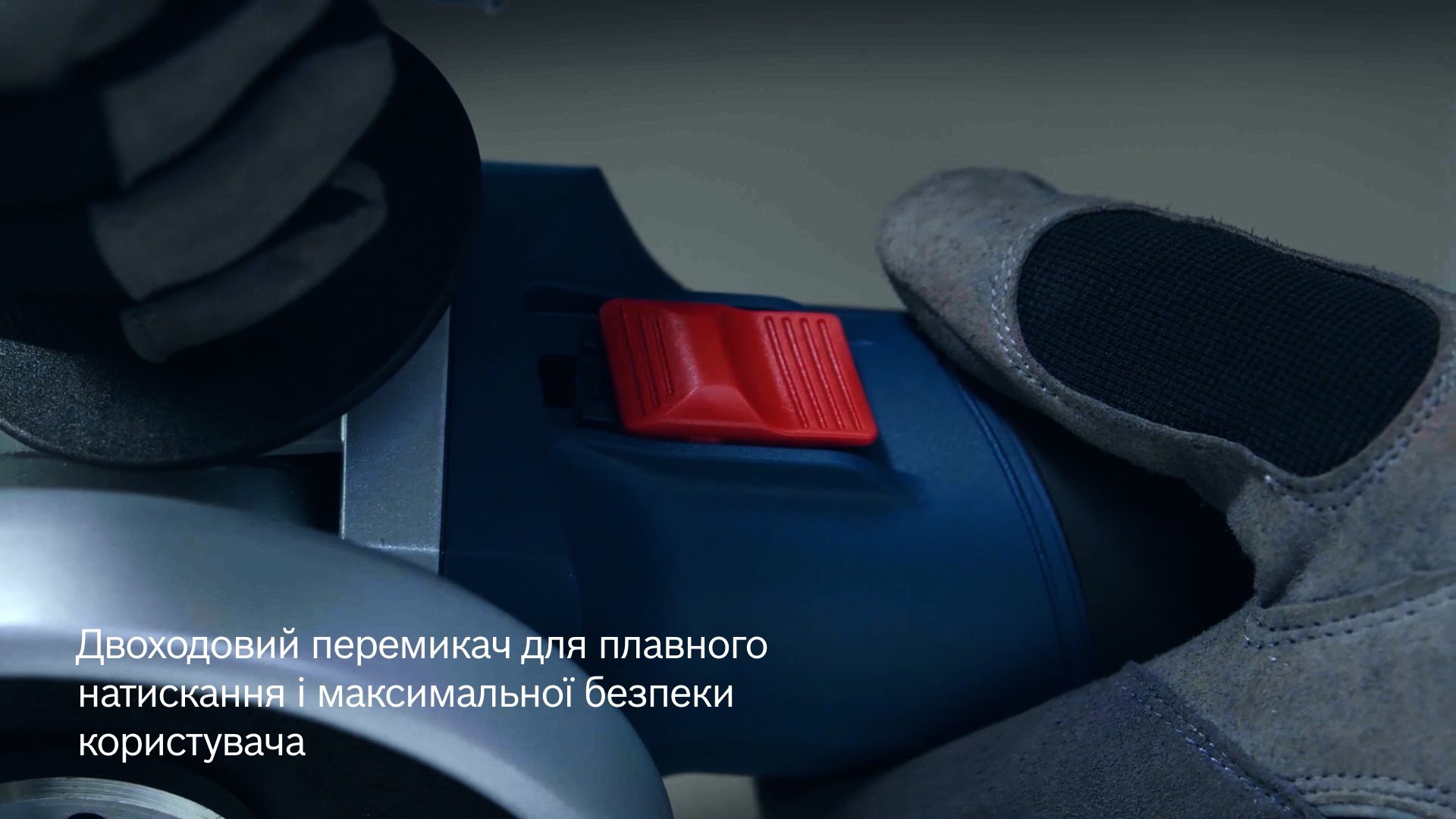 Шліфмашина кутова акумуляторна Bosch Professional GWS 180-LI, 125мм, 18В 1х4А•год, 11000об•хв, 2кг