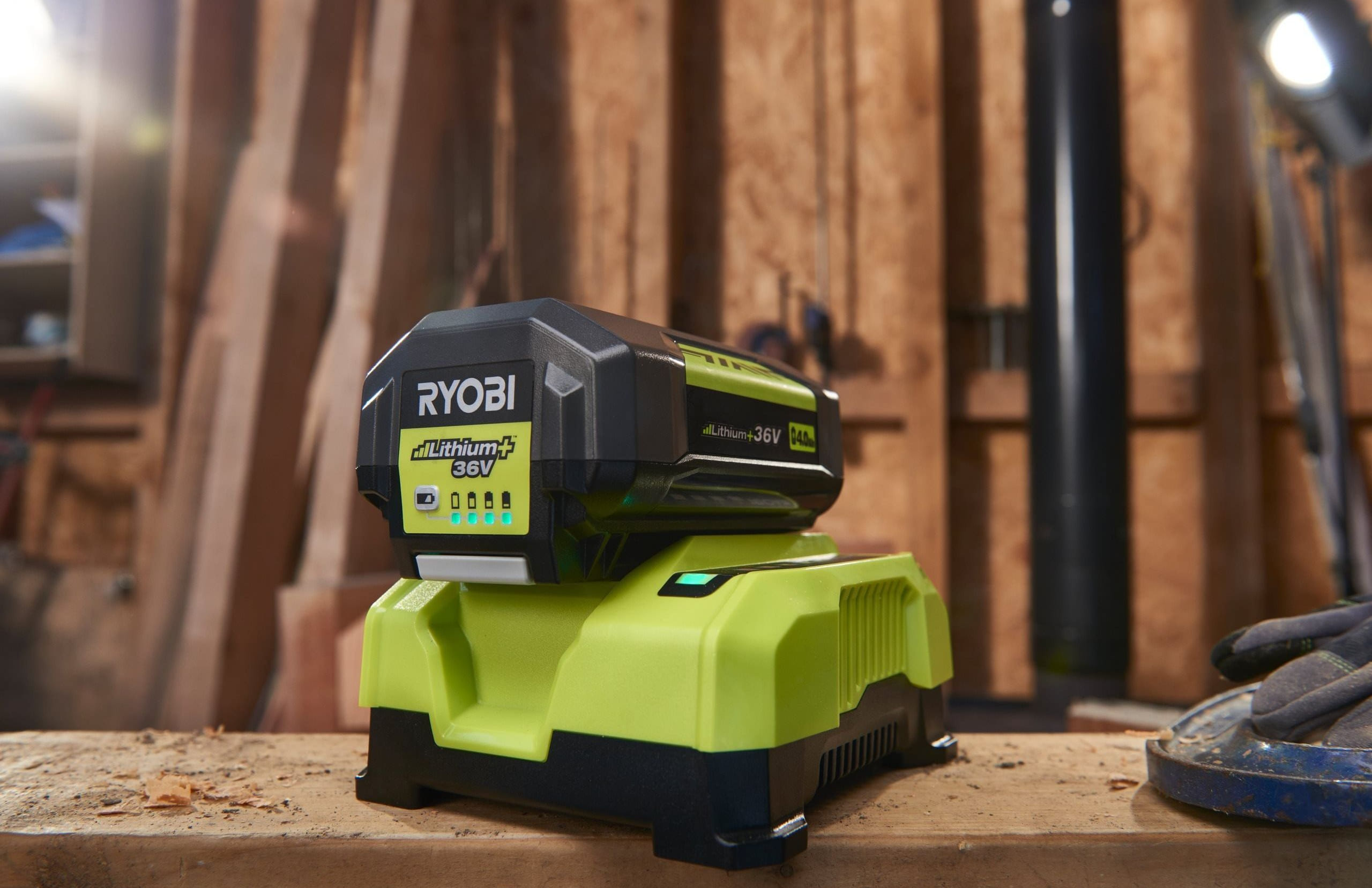 Зарядний пристрій Ryobi RY36C60A, 36В MAX POWER, 6А швидкозарядний