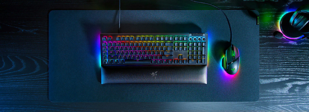 Ігрова клавіатура Razer BlackWidow V4, 114key, Yellow Switch, USB-A, EN/RU, RGB, Black (RZ03-04692500-R3R1)