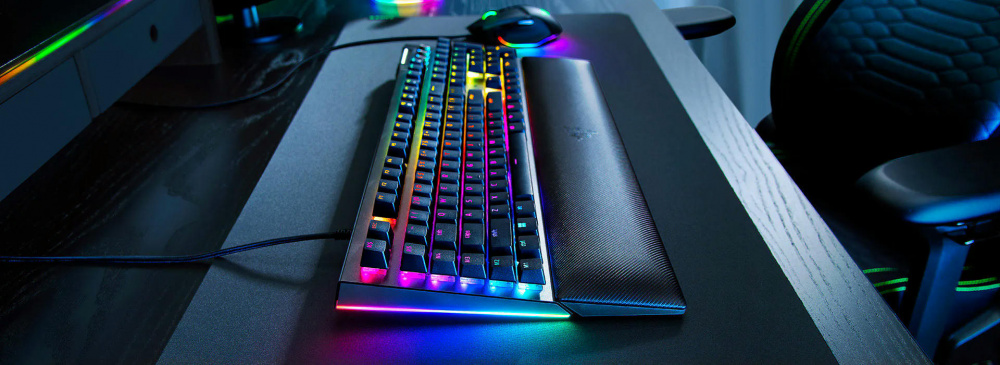 Ігрова клавіатура Razer BlackWidow V4, 114key, Yellow Switch, USB-A, EN/RU, RGB, Black (RZ03-04692500-R3R1)