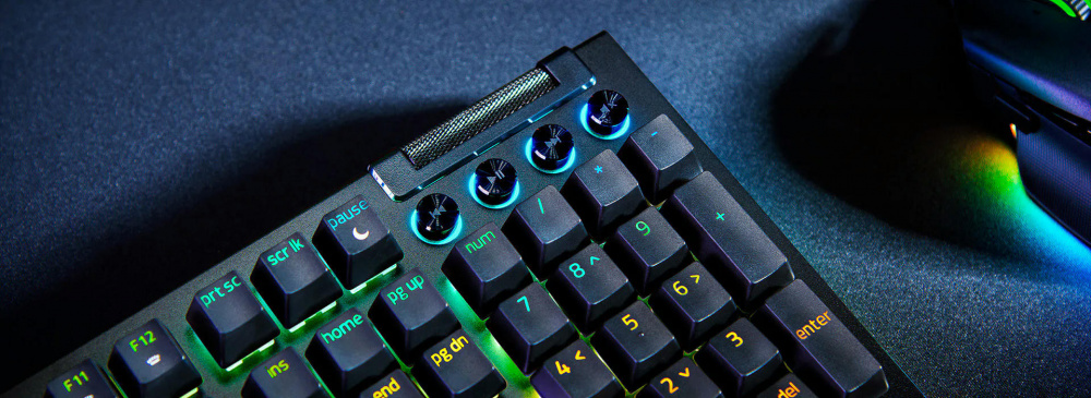 Ігрова клавіатура Razer BlackWidow V4, 114key, Yellow Switch, USB-A, EN/RU, RGB, Black (RZ03-04692500-R3R1)