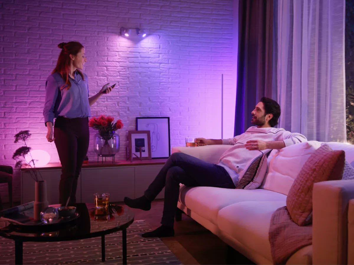 Лампа розумна Philips Hue GU10, 5.7W (50Вт), 2000K-6500K, RGB (929001953111)