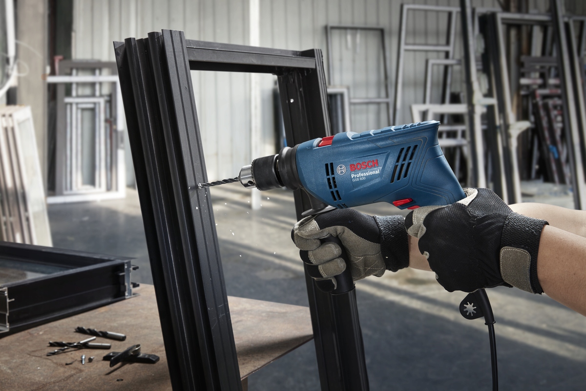 Дриль ударний Bosch Professional GSB 600, 600Вт, ШЗП 1-10 мм, 3000 об/хв, 48000 уд/хв, 1.7кг