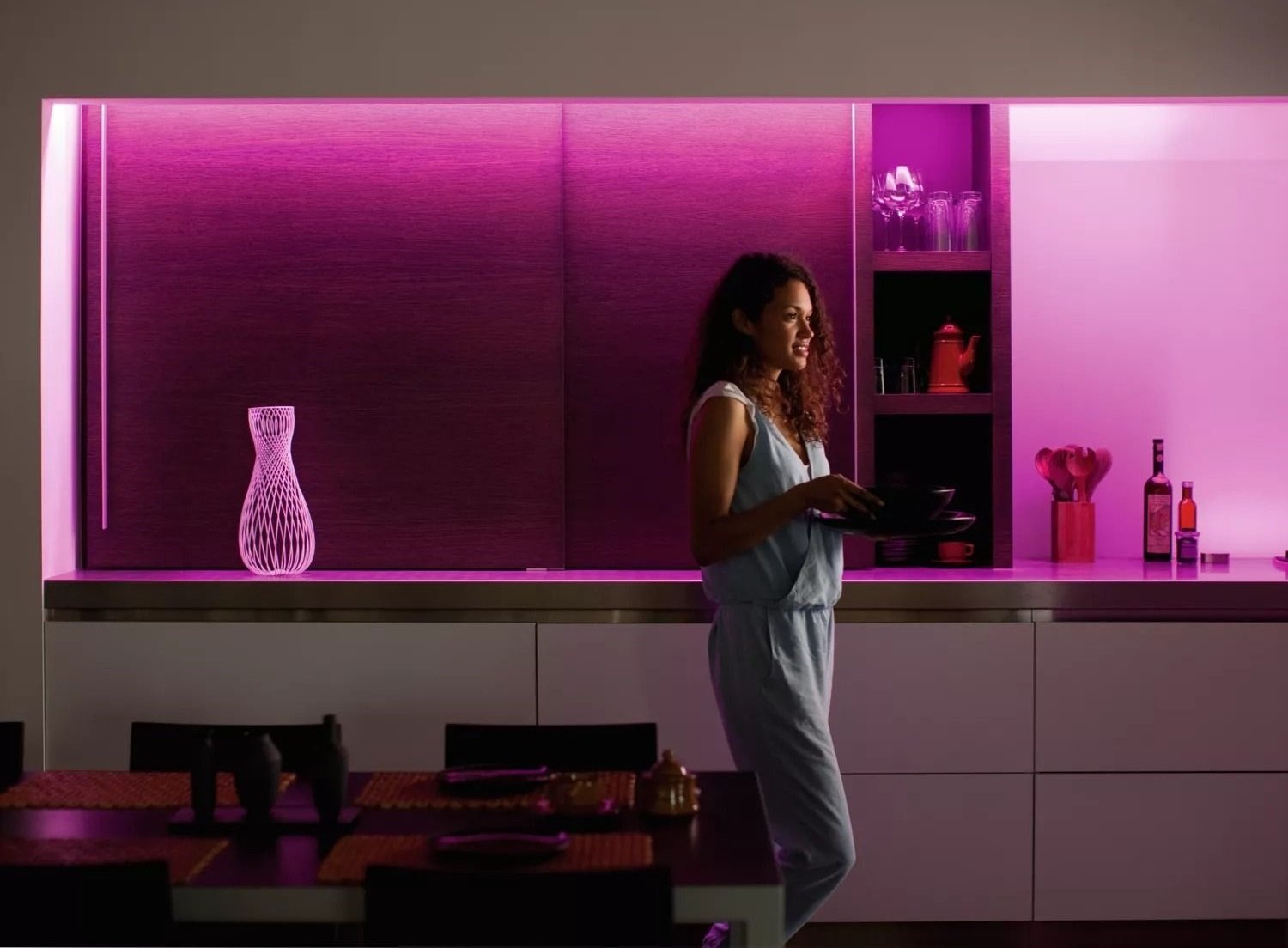 Стрічка світлодіодна розумна Philips Hue Plus, 0.5W(20Вт), 2000K-6500K, RGB, ZigBee, Bluetooth (929002269201)