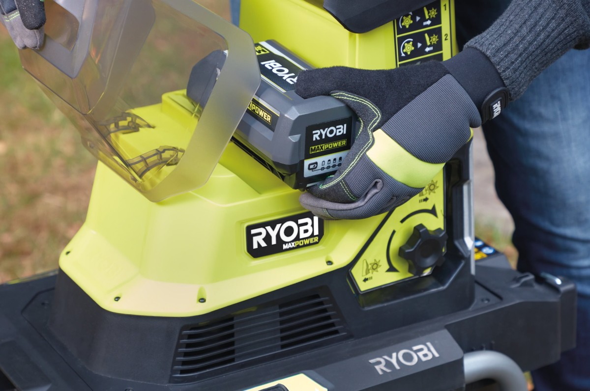 Подрібнювач садовий Ryobi RY36SHX40-0, акумуляторний 36В MAX POWER, 40мм, контейнер 55л, фреза