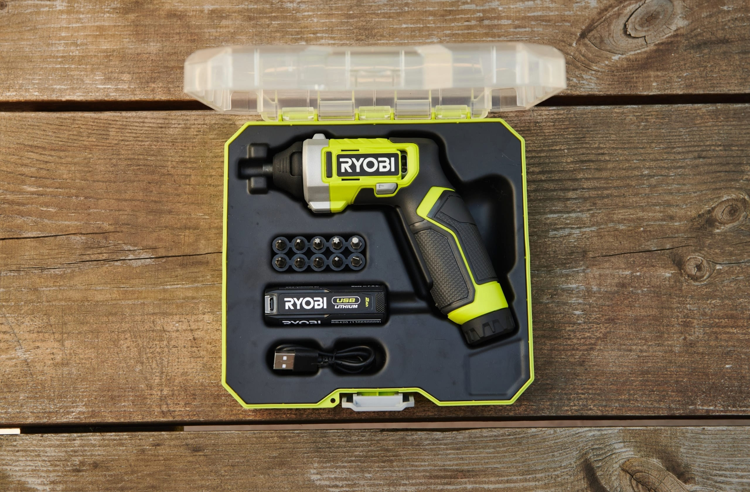 Викрутка акумуляторна Ryobi RSD4-120T, 4В USB Lithium, акб 1х2А•год, 5Нм, 200об•хв, кейс для зберігання, 10 насадок, 0.37кг