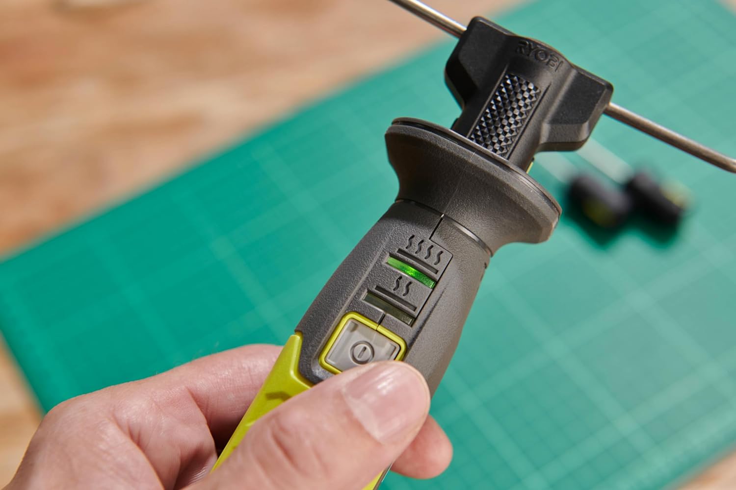 Термоніж Ryobi RHC4-120G акумуляторний, 4В USB Lithium, 450 градусів, 5 змінних насадок, АКБ 1х2Аг