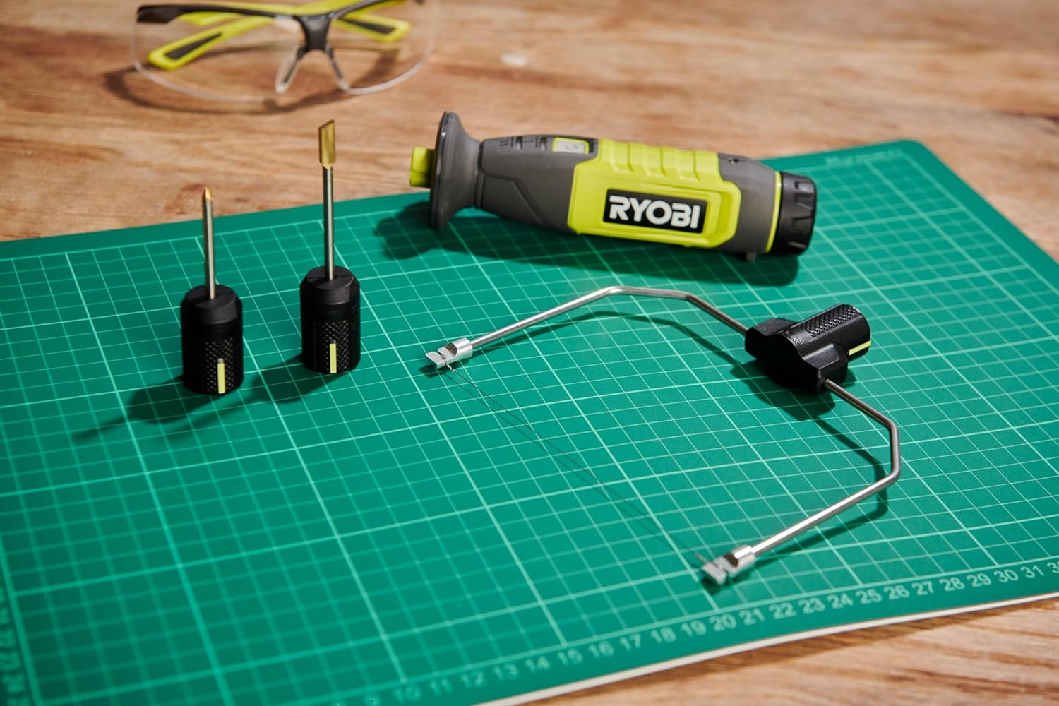 Термоніж Ryobi RHC4-120G акумуляторний, 4В USB Lithium, 450 градусів, 5 змінних насадок, АКБ 1х2Аг