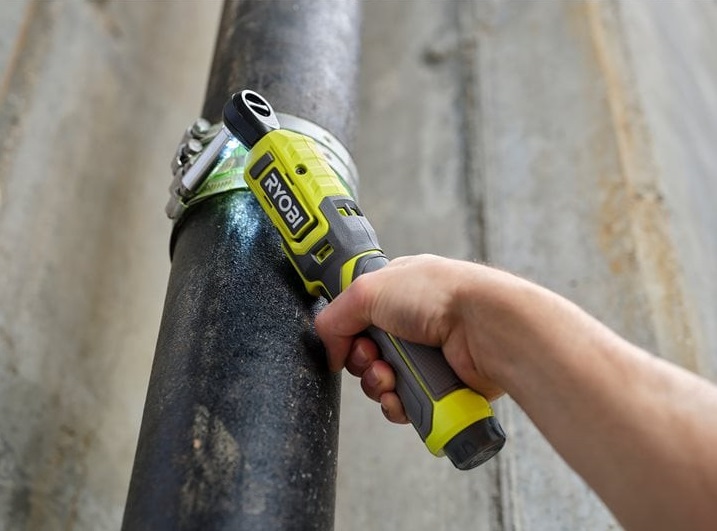 Трещитка аккумуляторная Ryobi RR14W4-0, USB Lithium 4В, 210об·хВ, 8Нм, квадрат 1/4", 0.5кг, без АКБ и ЗП