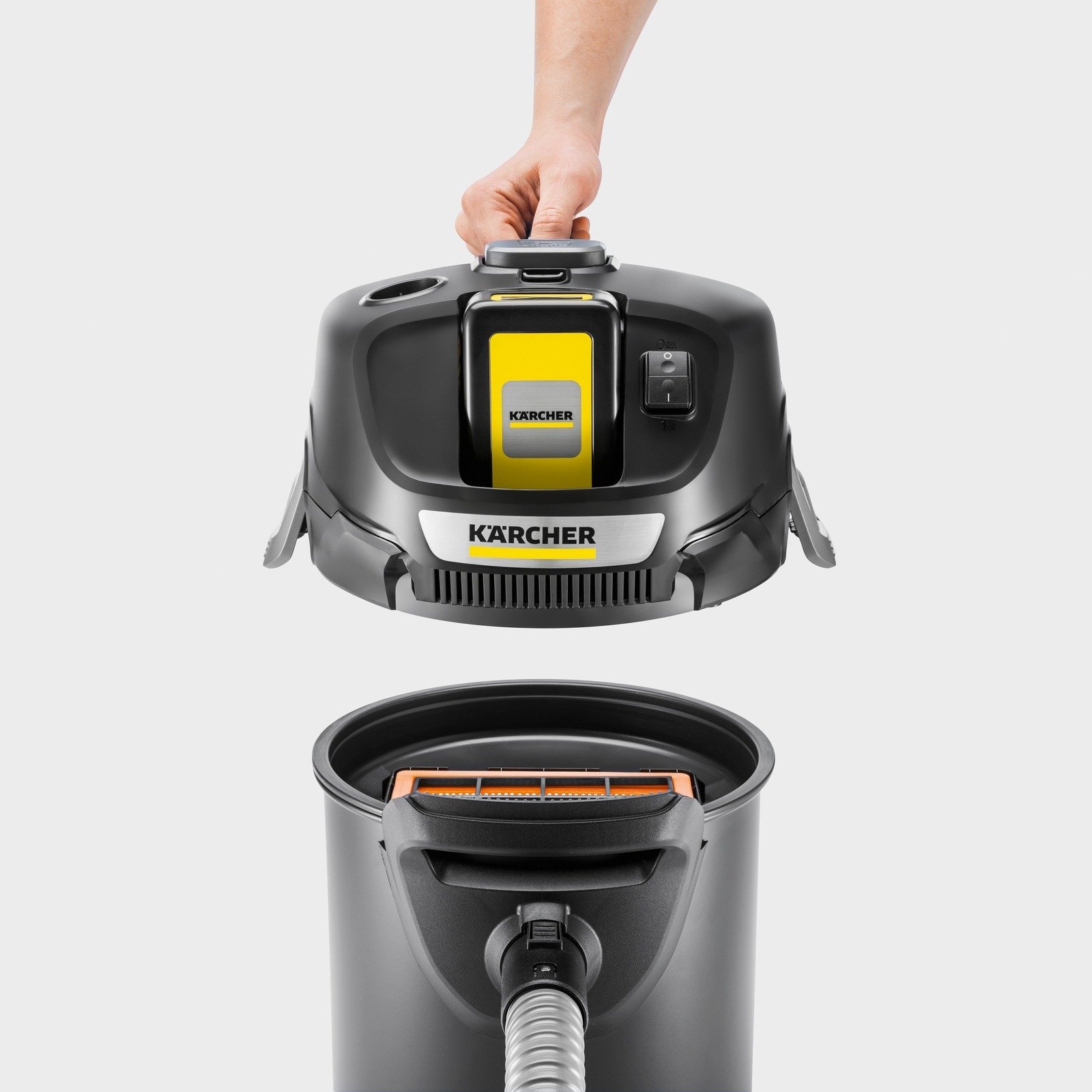 Пилосос для збирання золи Karcher AD 2 Battery