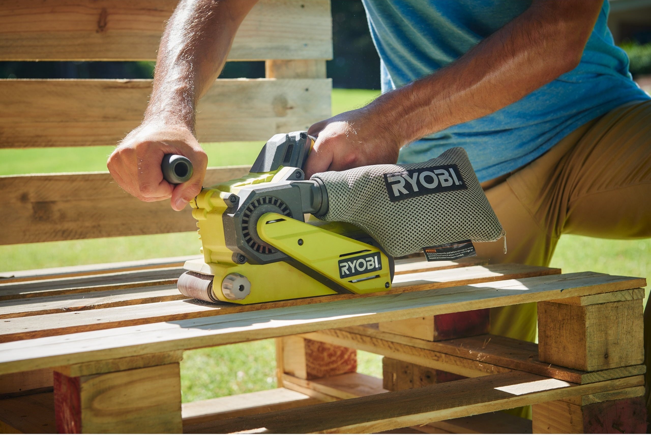 Шлифмашина ленточная Ryobi ONE+ R18BS-0, 18В, аккумуляторная (без АКБ и ЗУ)