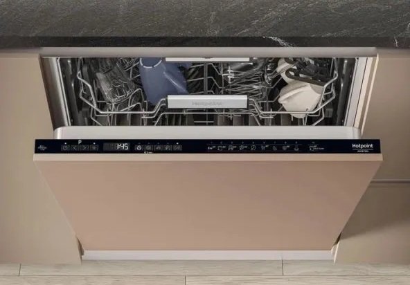 Встраиваемая посудомоечная машина Hotpoint HM742L