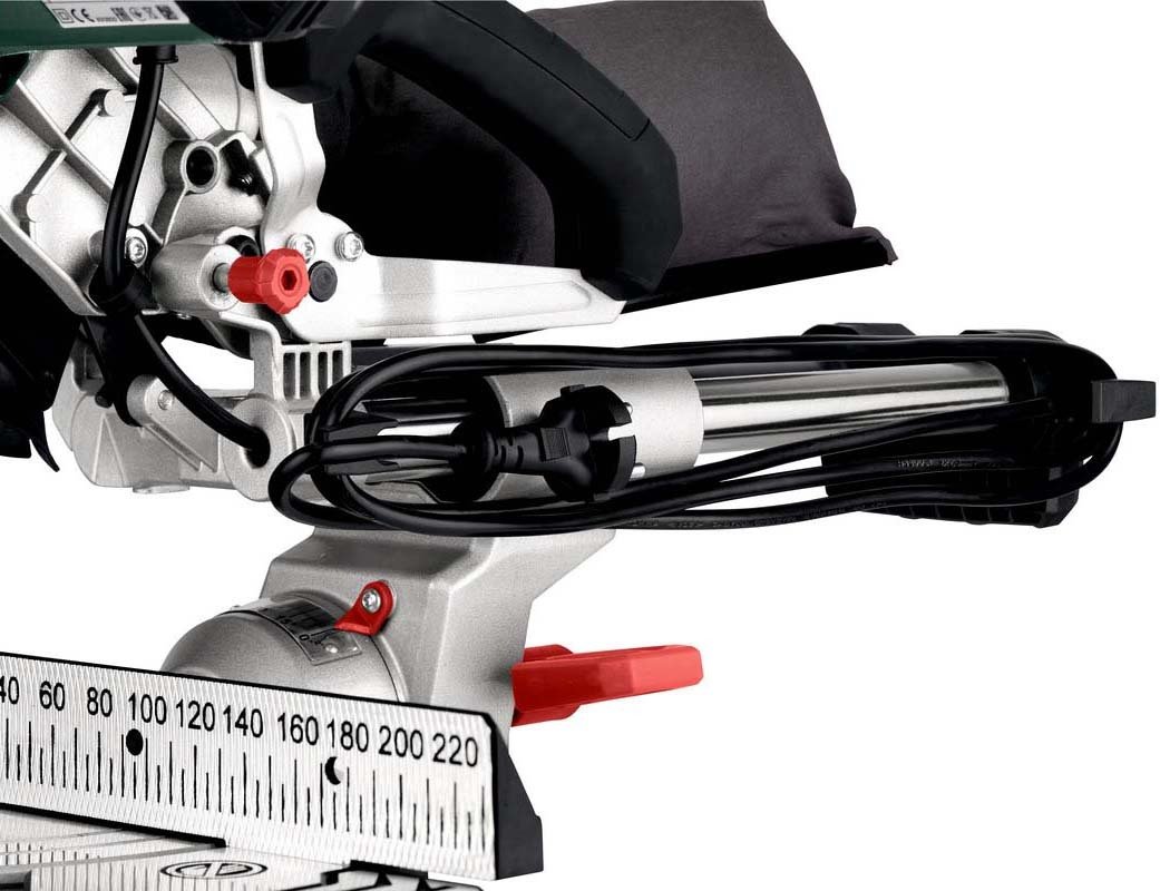 Пила торцовочная Metabo KGS 216 M (613216000)