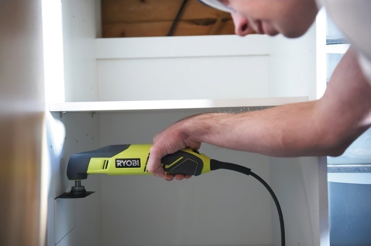 Багатофункціональний інструмент Ryobi RMT200-S